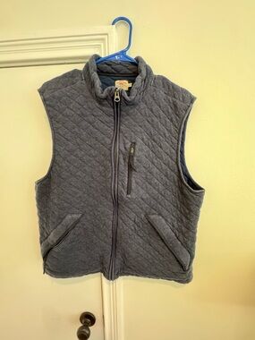 Faherty epic quilted vest. Navy Large